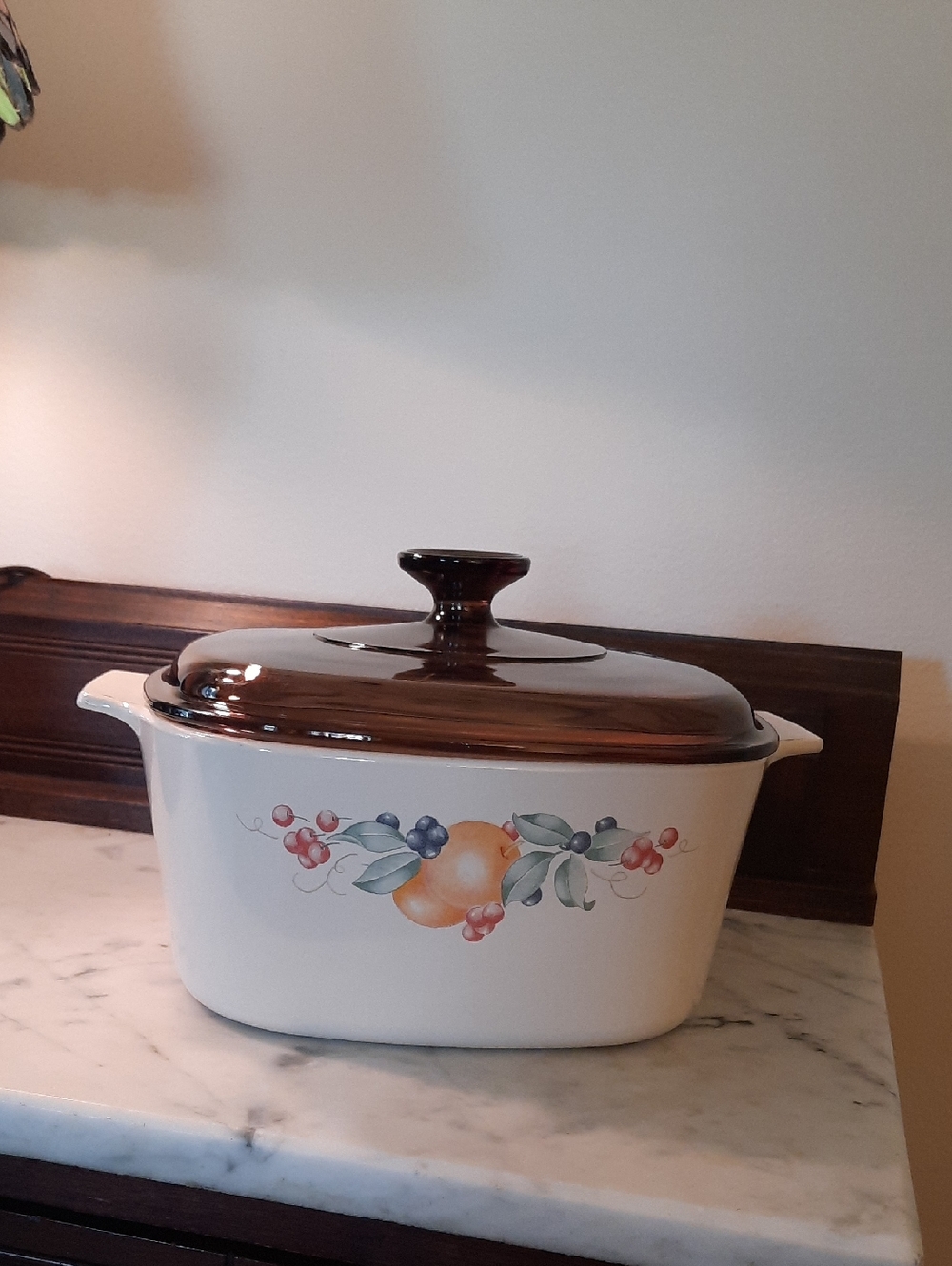VTG.   Corningware Abundance Deep Casserole Dish With Lid